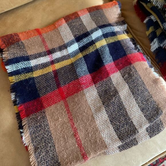 2 x plaid scarves - fall colours - Picture 4 of 4